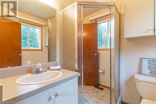 27 Bell Drive, Northern Bruce Peninsula, ON - Indoor Photo Showing Bathroom