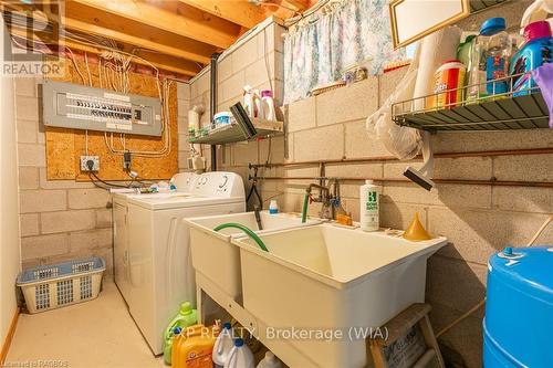 27 Bell Drive, Northern Bruce Peninsula, ON - Indoor Photo Showing Laundry Room