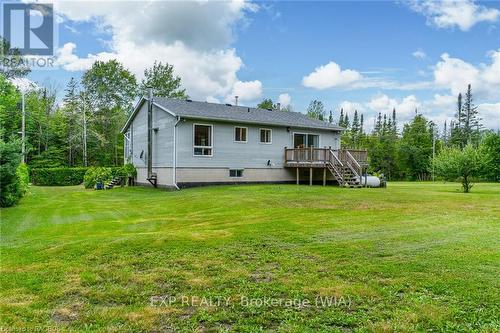 27 Bell Drive, Northern Bruce Peninsula, ON - Outdoor With Backyard