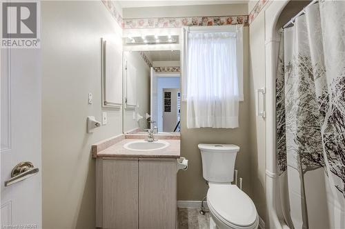 82 Wilson Avenue, Tillsonburg, ON - Indoor Photo Showing Bathroom