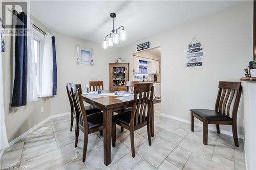 82 Wilson Avenue, Tillsonburg, ON - Indoor Photo Showing Dining Room