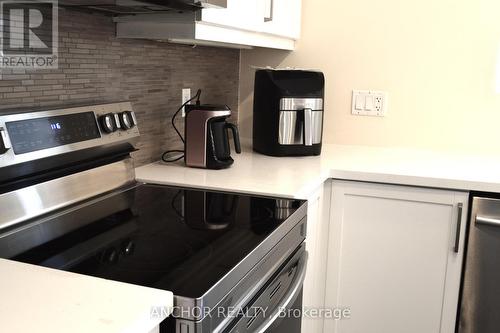 2261 Buroak Drive, London, ON - Indoor Photo Showing Kitchen