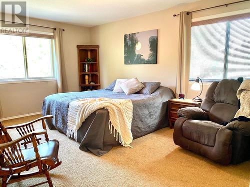 370 Prospect Drive, Grand Forks, BC - Indoor Photo Showing Bedroom