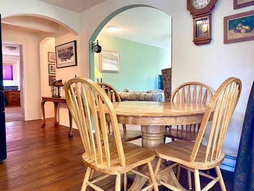 370 Prospect Drive, Grand Forks, BC - Indoor Photo Showing Dining Room