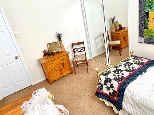 370 Prospect Drive, Grand Forks, BC - Indoor Photo Showing Bedroom