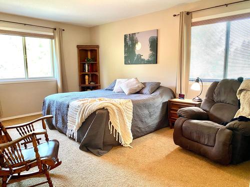 370 Prospect Drive, Grand Forks, BC - Indoor Photo Showing Bedroom