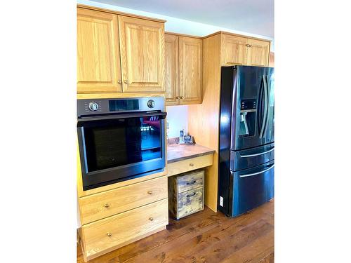 370 Prospect Drive, Grand Forks, BC - Indoor Photo Showing Kitchen