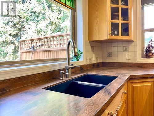 370 Prospect Drive, Grand Forks, BC - Indoor Photo Showing Kitchen With Double Sink