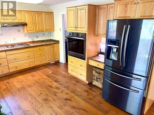 370 Prospect Drive, Grand Forks, BC - Indoor Photo Showing Kitchen