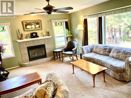 370 Prospect Drive, Grand Forks, BC - Indoor Photo Showing Living Room With Fireplace