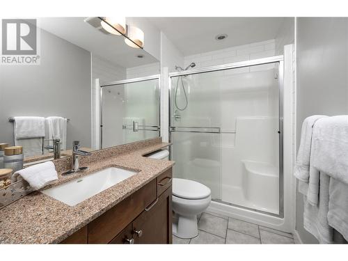 2200 Upper Sundance Drive Unit# 2204, West Kelowna, BC - Indoor Photo Showing Bathroom