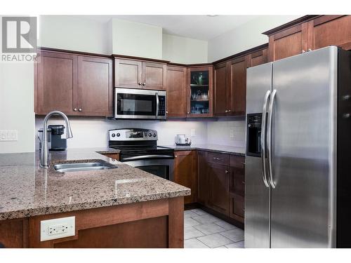 2200 Upper Sundance Drive Unit# 2204, West Kelowna, BC - Indoor Photo Showing Kitchen With Stainless Steel Kitchen With Double Sink With Upgraded Kitchen