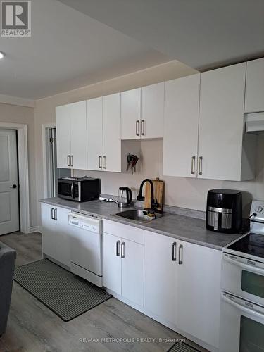 Bsmt - 412 Ormond Drive, Oshawa (Samac), ON - Indoor Photo Showing Kitchen