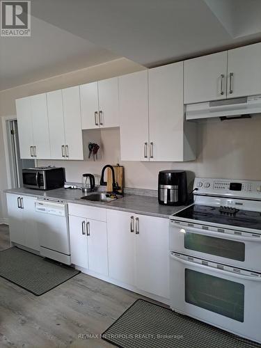 Bsmt - 412 Ormond Drive, Oshawa, ON - Indoor Photo Showing Kitchen