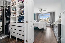 Walk-in closet Primary Bedroom - 