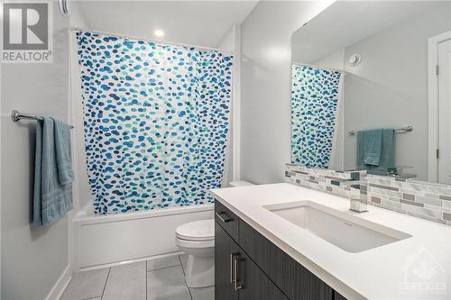 Bathroom - 773 Wooler Place, Ottawa, ON - Indoor Photo Showing Bathroom