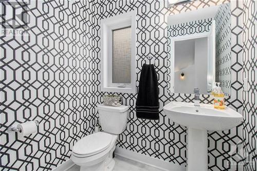 2-Piece Powder Room - 773 Wooler Place, Ottawa, ON - Indoor Photo Showing Bathroom