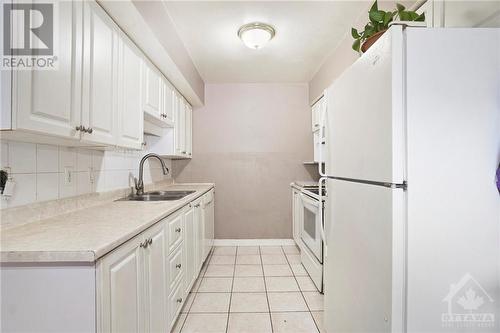 2918 Millstream Way, Ottawa, ON - Indoor Photo Showing Kitchen With Double Sink