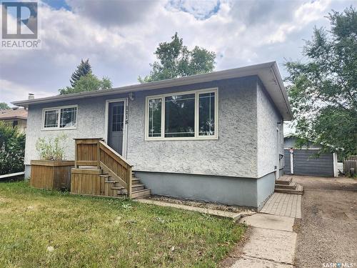 1118 Park Avenue, Weyburn, SK - Outdoor