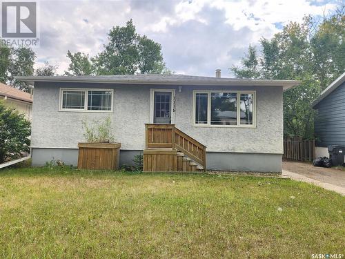 1118 Park Avenue, Weyburn, SK - Outdoor