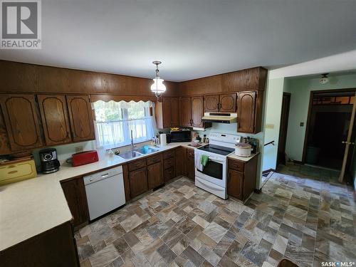 Holinaty Acreage, Porcupine Rm No. 395, SK - Indoor Photo Showing Kitchen With Double Sink