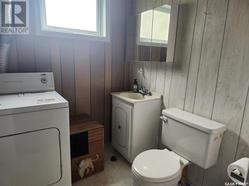 607 97Th Avenue, Tisdale, SK - Indoor Photo Showing Laundry Room