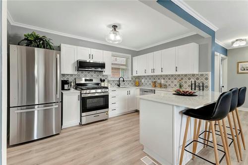 Kitchen - 77 Inchlee Drive, Hamilton, ON - Indoor Photo Showing Kitchen With Stainless Steel Kitchen