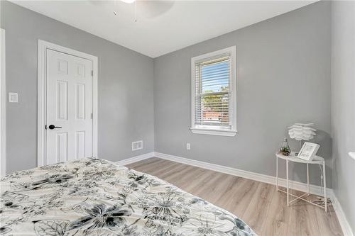 Primary Bedroom - 77 Inchlee Drive, Hamilton, ON - Indoor Photo Showing Bedroom