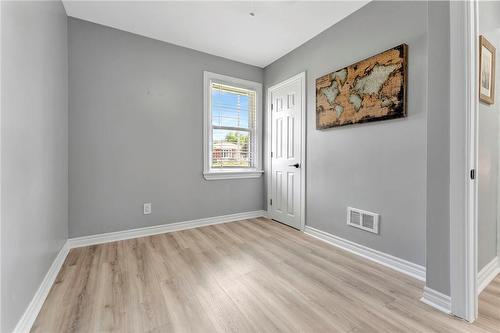 Bedroom - 77 Inchlee Drive, Hamilton, ON - Indoor Photo Showing Other Room