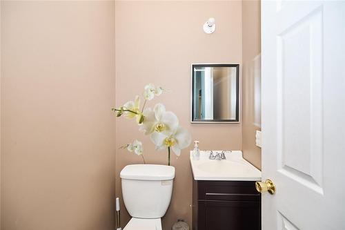 6073 Dixon Street, Niagara Falls, ON - Indoor Photo Showing Bathroom