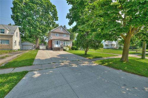 6073 Dixon Street, Niagara Falls, ON - Outdoor With Facade