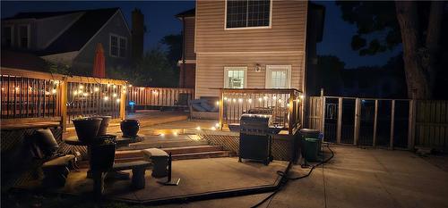 6073 Dixon Street, Niagara Falls, ON - Outdoor With Deck Patio Veranda With Exterior