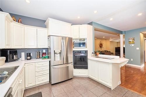 6073 Dixon Street, Niagara Falls, ON - Indoor Photo Showing Kitchen With Double Sink