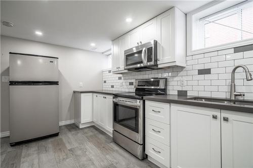 316 East 42Nd Street, Hamilton, ON - Indoor Photo Showing Kitchen With Double Sink