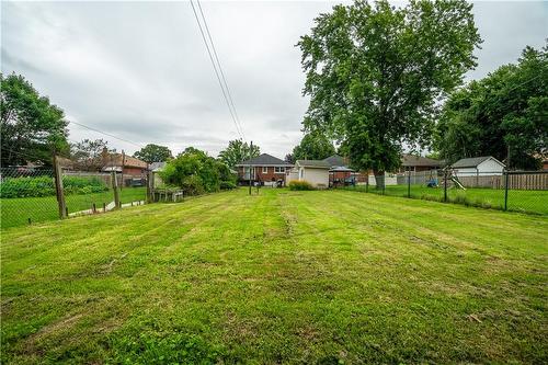 316 East 42Nd Street, Hamilton, ON - Outdoor With Backyard