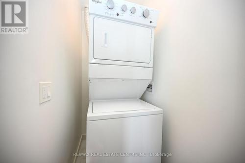 209 - 4675 Metcalfe Avenue, Mississauga (Central Erin Mills), ON - Indoor Photo Showing Laundry Room