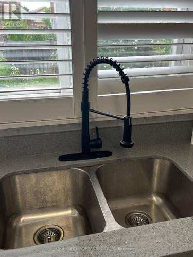 1059 Springwater Crescent, Mississauga (East Credit), ON - Indoor Photo Showing Kitchen With Double Sink