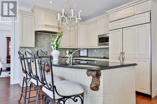 585 Hancock Way, Mississauga (Lorne Park), ON - Indoor Photo Showing Kitchen