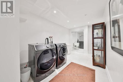 585 Hancock Way, Mississauga (Lorne Park), ON - Indoor Photo Showing Laundry Room