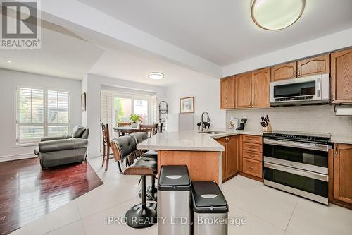 13 Legend Lane, Brampton (Fletcher'S Creek Village), ON - Indoor Photo Showing Kitchen