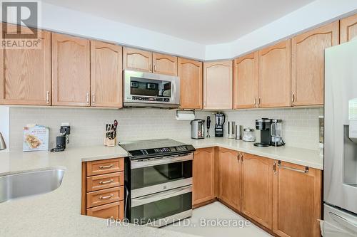 13 Legend Lane, Brampton, ON - Indoor Photo Showing Kitchen