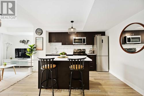 401 - 11 Superior Avenue, Toronto (Mimico), ON - Indoor Photo Showing Kitchen