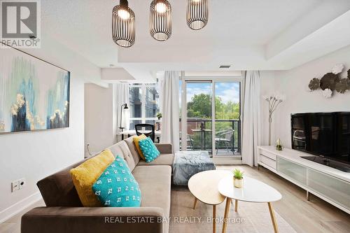 401 - 11 Superior Avenue, Toronto (Mimico), ON - Indoor Photo Showing Living Room