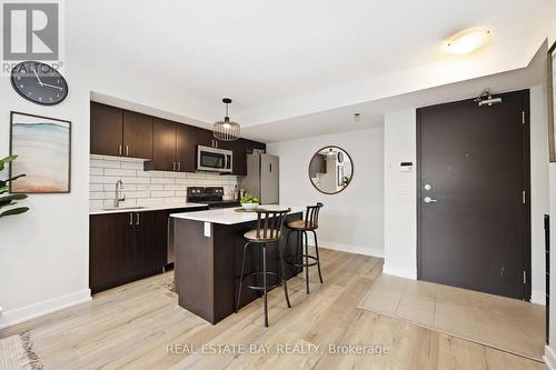 401 - 11 Superior Avenue, Toronto (Mimico), ON - Indoor Photo Showing Kitchen With Upgraded Kitchen