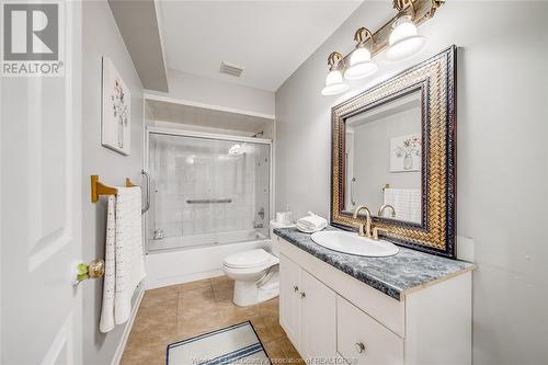 10258 Paulina, Windsor, ON - Indoor Photo Showing Bathroom