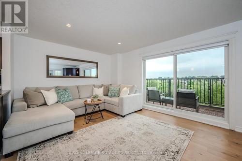 22B - 146 Downey Road, Guelph (Kortright Hills), ON - Indoor Photo Showing Living Room