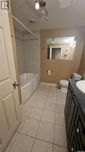 1510 Lorne Avenue, Saskatoon, SK - Indoor Photo Showing Bathroom