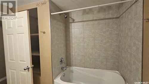 1510 Lorne Avenue, Saskatoon, SK - Indoor Photo Showing Bathroom