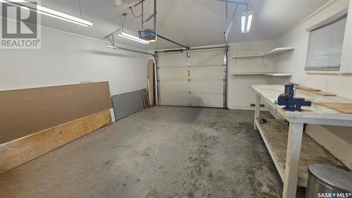 1510 Lorne Avenue, Saskatoon, SK - Indoor Photo Showing Garage