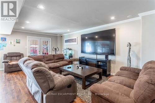 24 Spartan Avenue, Hamilton (Stoney Creek Industrial), ON - Indoor Photo Showing Living Room